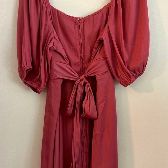 Francesca’s Collection Dusty Pink Rose 3/4 Sleeve dress - Picture 5 of 6